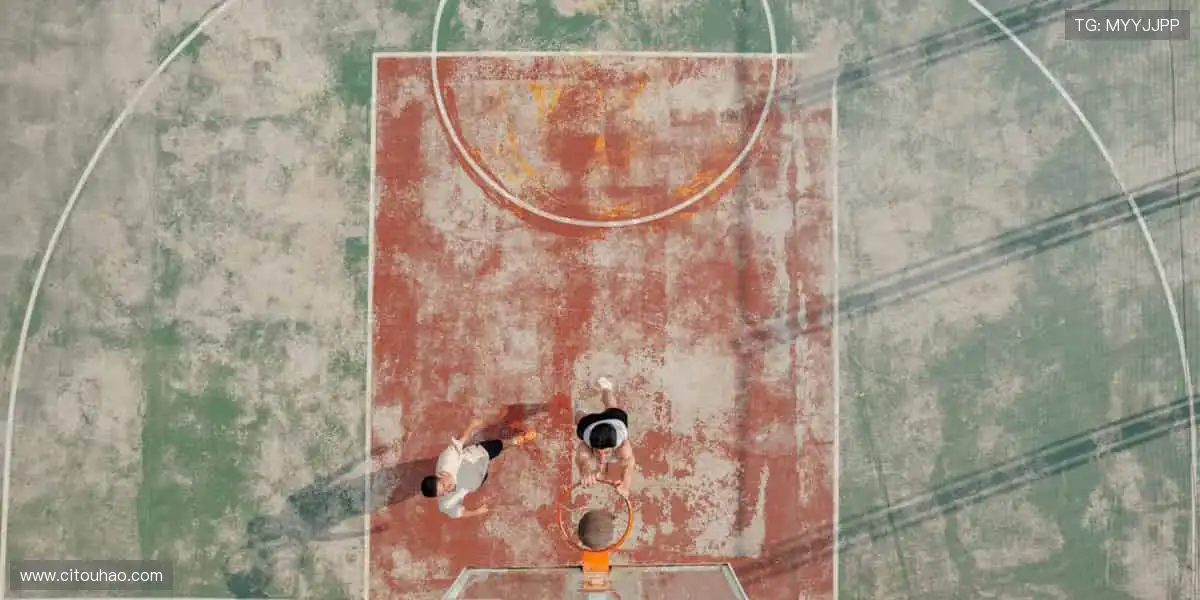 💥实时弹幕互动，与全球球迷共沸腾！⚽️